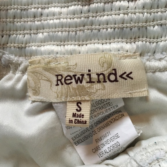 White lace shorts - Picture 2 of 2